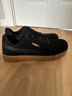 New! PUMA safety
Men's Black Suede steel toe Sneakers with Gum Sole